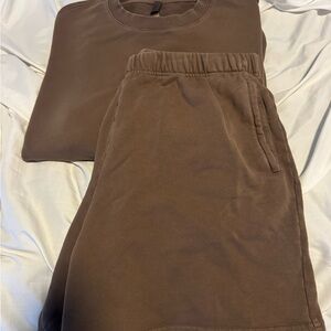 SKIMS crewneck and shorts set men’s L